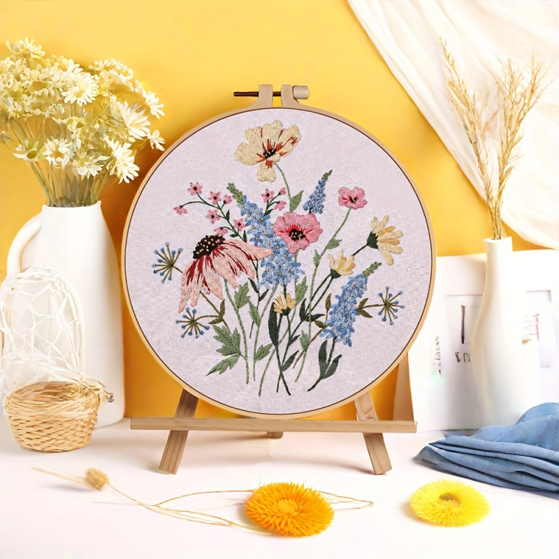 DIY подарък: комплект за бродиране с европейски флорални мотиви в топли нюанси