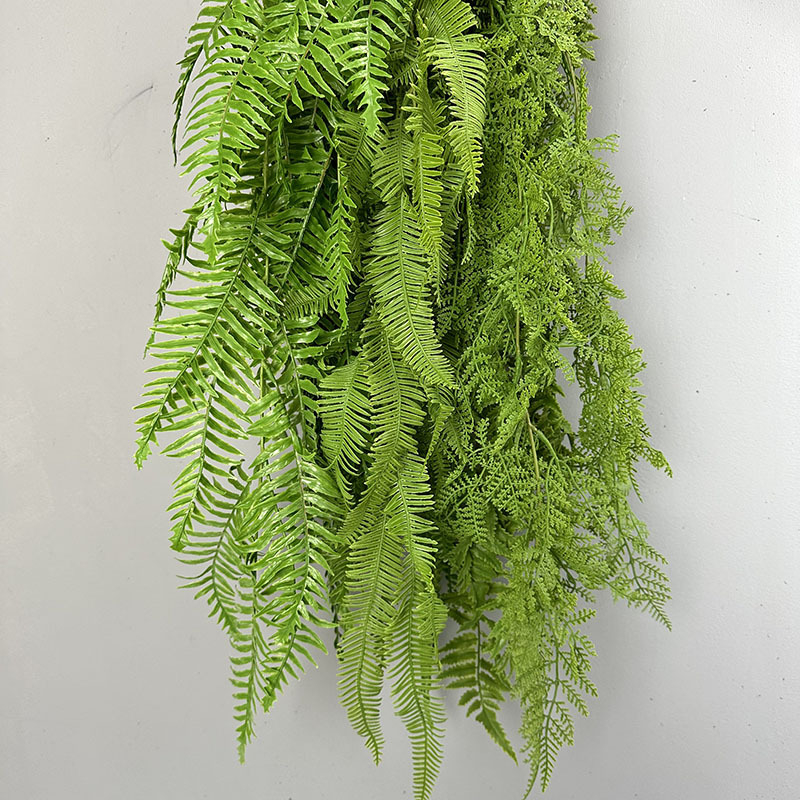 Ratan artificial și plante verzi pentru decor mural cu ferigă și flori