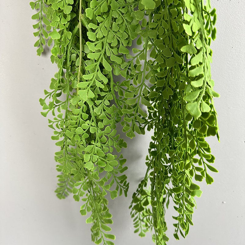 Ratan artificial și plante verzi pentru decor mural cu ferigă și flori