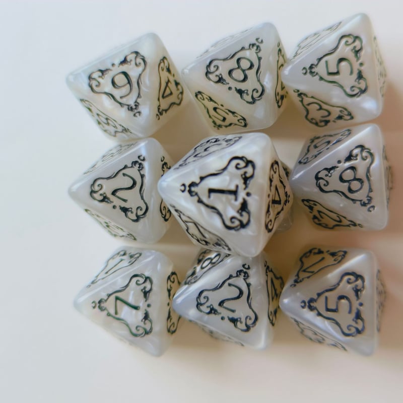 Акрилни осмоъгълни зарове с драконов мотив (D8), десет броя за Dungeons & Dragons