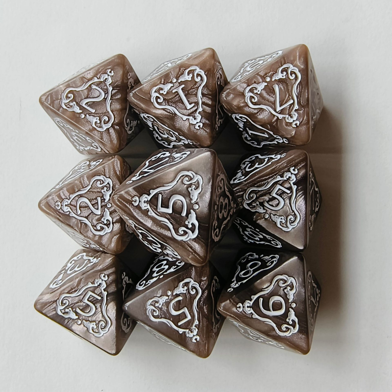 Акрилни осмоъгълни зарове с драконов мотив (D8), десет броя за Dungeons & Dragons