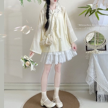 Čipkasti top s okruglim izrezom i kratka suknja — set za ljetnu svakodnevicu, sladak stil
