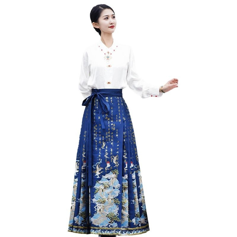 Nova Hanfu suknja u Ming stilu, s panelom u obliku konjske glave i zlatnim tkanjem, cvjetni motiv inspiriran Velikim zidom