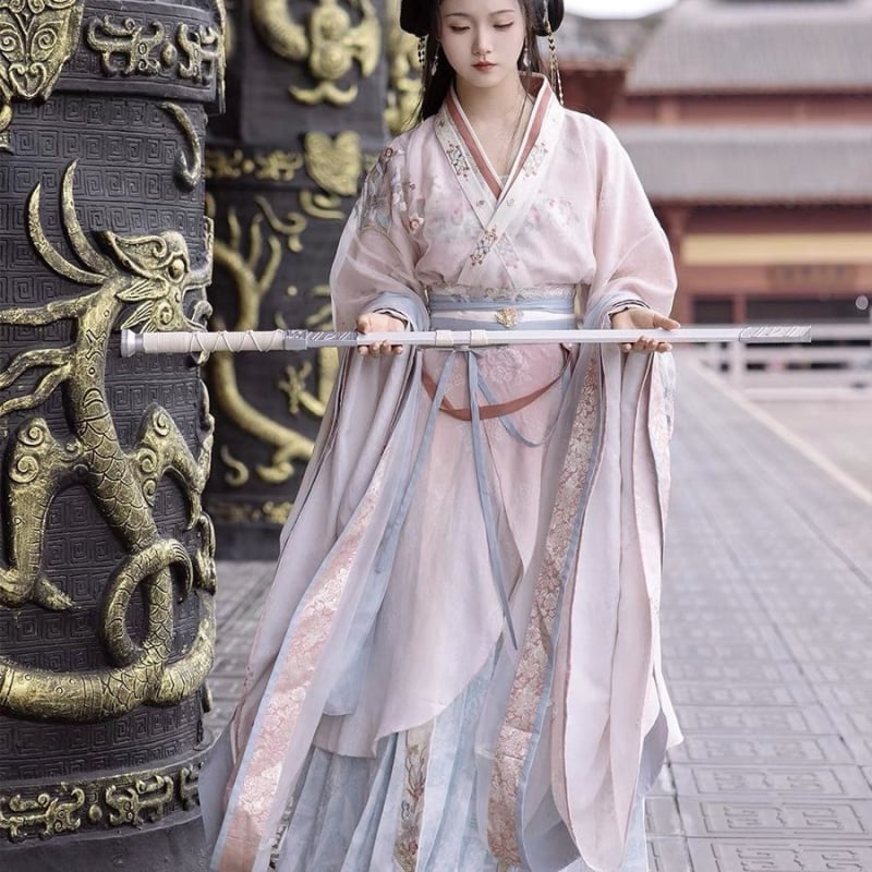 Ženski Hanfu set inspiriran dinastijama Wei, Jin i južnih i sjevernih dinastija; eterični drevni stil, gornji dio s ravnim rubom i širokim rukavima, set s suknjom