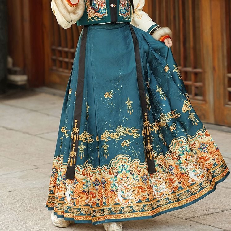 Ženski Hanfu u Ming stilu za jesen-zimu, izvezeni gornji dio s visokim ovratnikom i suknja s tradicionalnim krojem, podstavljena poliesterom, Luyu