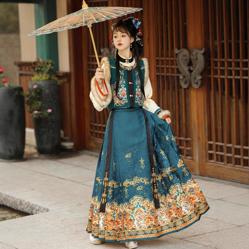Ženski Hanfu u Ming stilu za jesen-zimu, izvezeni gornji dio s visokim ovratnikom i suknja s tradicionalnim krojem, podstavljena poliesterom, Luyu