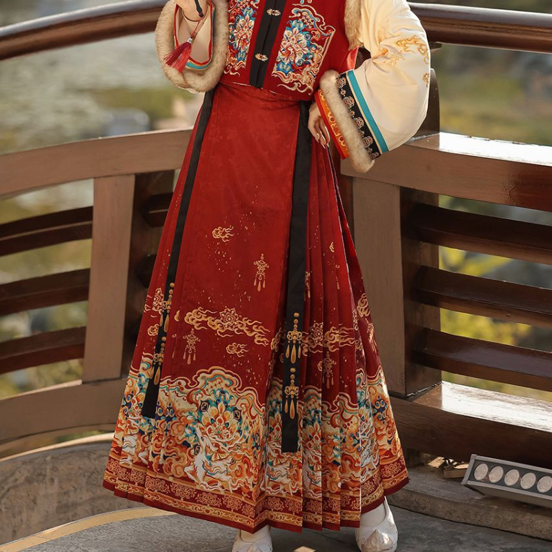 Ženski Hanfu u Ming stilu za jesen-zimu, izvezeni gornji dio s visokim ovratnikom i suknja s tradicionalnim krojem, podstavljena poliesterom, Luyu