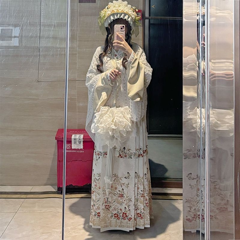 Ženski Hanfu set u Ming stilu: kratka bluza s preklopnim ovratnikom, rukavi u stilu pipa i suknja Mamian, Lolita inspiriran outfit
