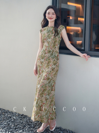 Rongtai Curve Beauty: Nova kineskog stila poboljšana haljina od svile, jednoslojna, mali floralni uzorak i silueta ribljeg repa