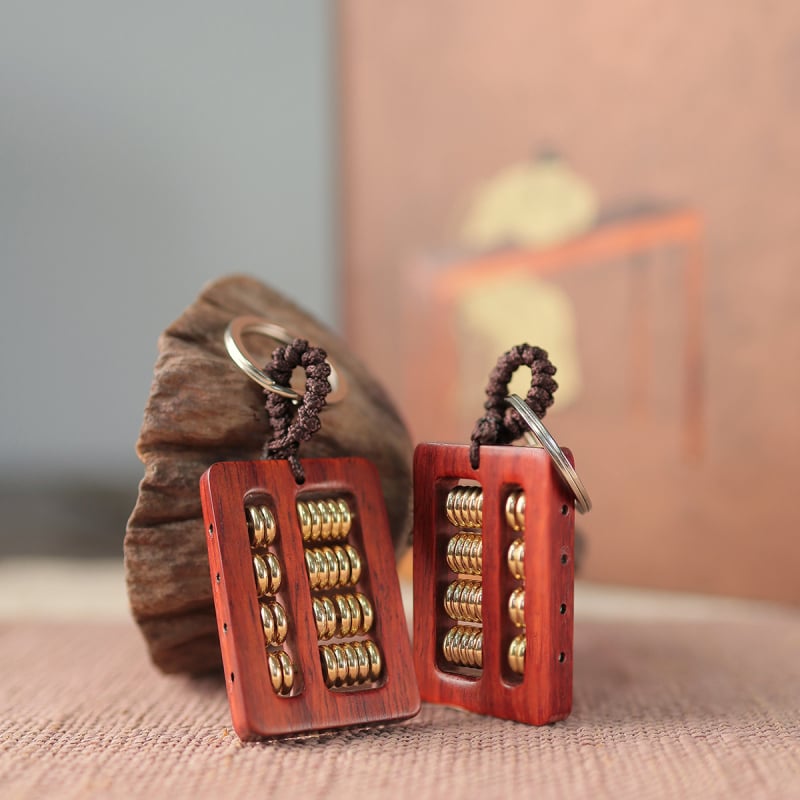 Vörös szantálfa abakusz kulcstartó, réz autógyűrűvel, DIY medál, személyre szabott fa ajándék pároknak