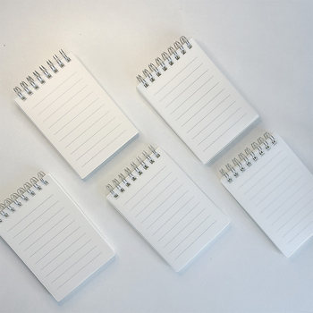 Set spiralno uvezanih bilježnica: veličine A4, A5, A6, A7 i B5; 80 stranica, papir 70 g/m², tanke vodoravne linije