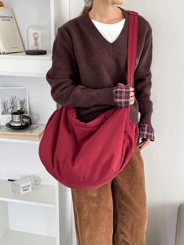 Ženska minimalistička crossbody torba, jednobojna boja, hongkonški stil, lagana s punjenjem, crvena dumpling torba