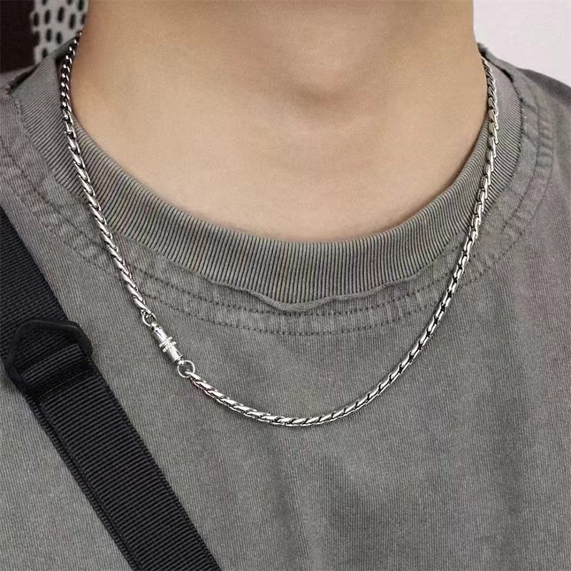 Muška ogrlica od titanij-čelik s magnetskim zatvaračem, ne blijedi, moderan minimalistički stil sa zavijenim lancem za pulover