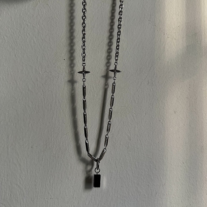 Ogrlica od nehrđajućeg čelika s munjom, unisex, minimalistički trodimenzionalni geometrijski dizajn