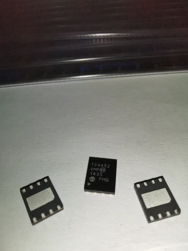 TC4452VMF MIC4452 12A Visokorazinski MOSFET pogonski IC