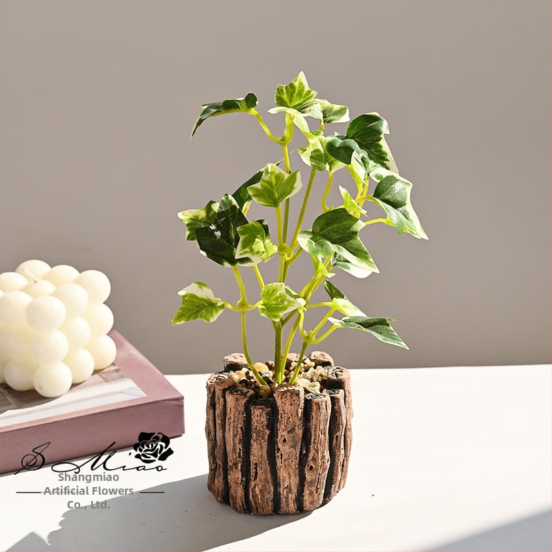 Umelé mini rastliny v kvetináčoch, dekoratívne malé bonsaje do domu, rekvizita na fotografiu