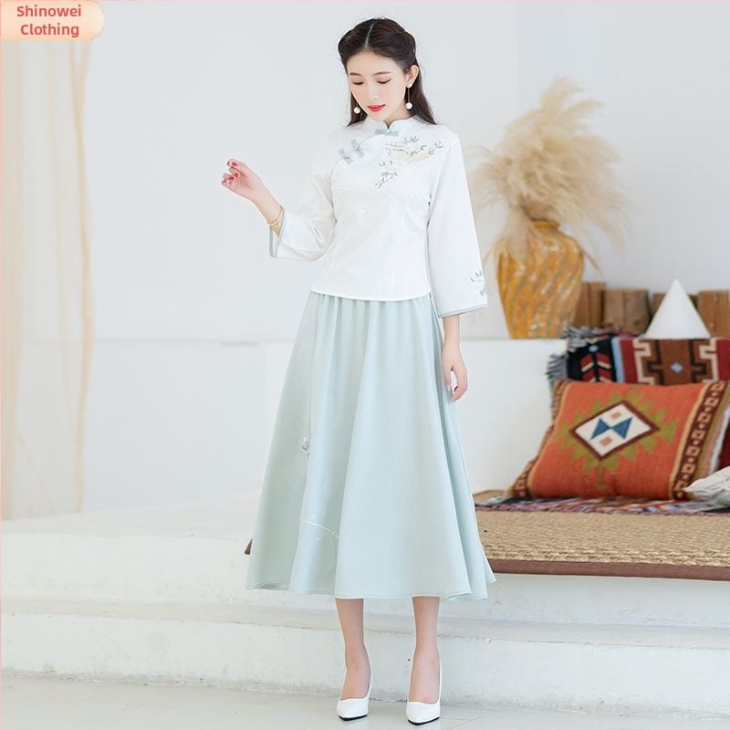 Ženské šaty v štýle Hanfu s vyšívanými polovičnými rukávmi a asymetrickým golierom, retro inšpirácia, elegantný vzhľad