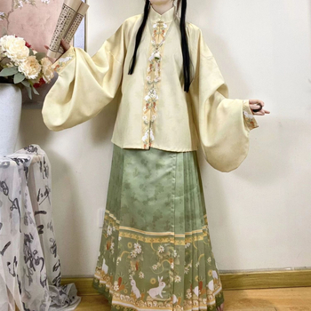 Sui An Tang izvorni Hanfu, sinozapadni spoj, Lolita-Ming stil s stojećim ovratnikom, prednje otvaranje, rukavi tipa Pipa, suknja Mamian, proljetno-jesenski dizajn