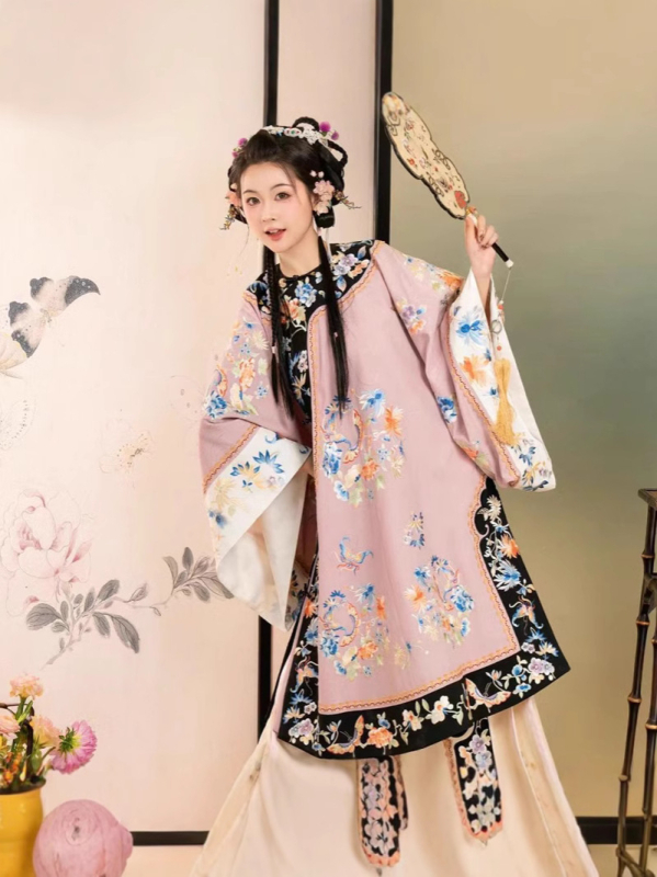 Potpuni Hanfu set iz dinastije Qing: Qing Han GeGe Hanfu s gornjim dijelom s printom i horse-face suknjom za fotografiranje