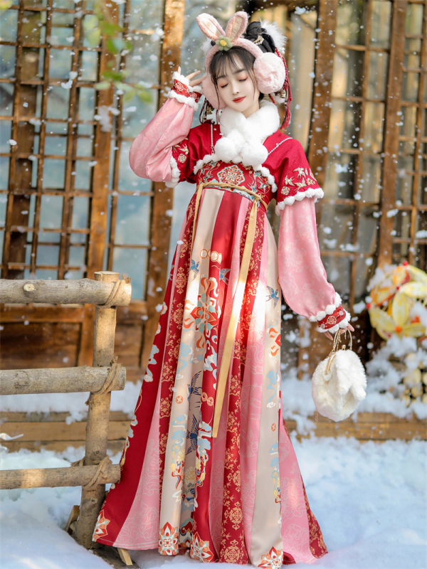 Hanfu ženski novogodišnji set: haljina s trakama do prsa i životinjski uzorak, uz kaput-plašt od vunene tkanine s flek podstavom za zimu