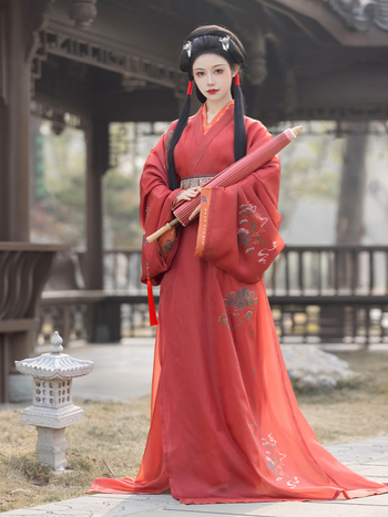 Hanfu haljina inspirirana dinastijom Han, restaurirani drevni kineski kostim s tekućim dugim rukavima i pravim rubom, geometrijska vezenina, poliester, ljeto