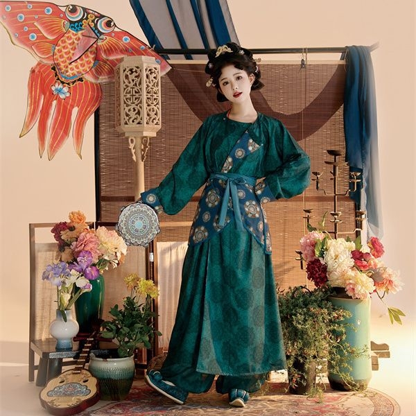 Hanfu set iz dinastije Tang: haljina s okruglim izrezom i lampionske hlače, kombinacija boja, verzija za par
