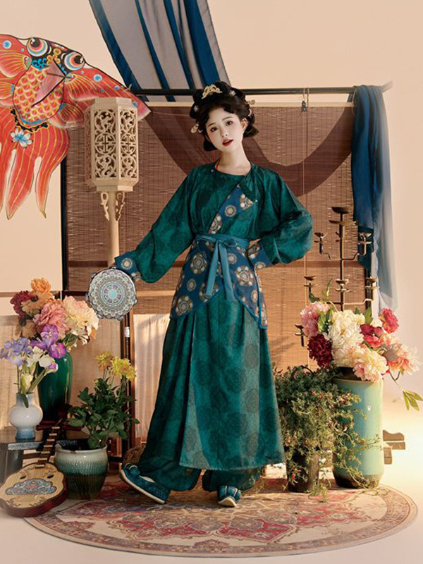 Hanfu set iz dinastije Tang: haljina s okruglim izrezom i lampionske hlače, kombinacija boja, verzija za par