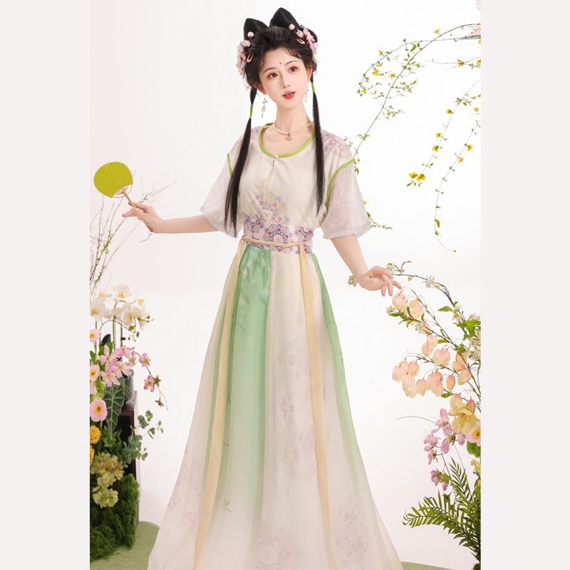 Hanfu 2026: novi model kineskog stila ljetna odjeća sa širokim ovratnikom, Tang stil jakna s kratkim rukavima i poderana suknja za svakodnevnu upotrebu i fotografiranje.
