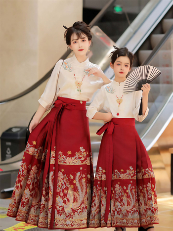 Hanfu suknja za majku i kćer, s perom feniksa, zlatnim brokatom i cvjetnim vezom, kineski stil