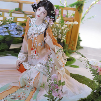Ženski hanfu set s teškom izvezom i gradijentnim otiskom, poboljšani kineski stil, drevni dizajn, top s dijagonalnim ovratnikom i plisirana suknja
