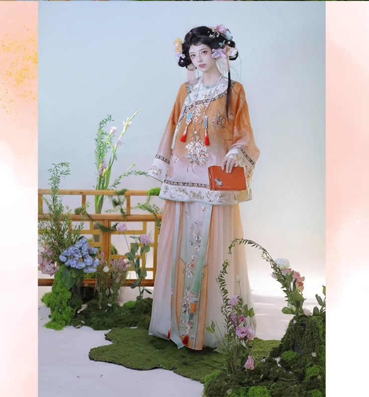 Ženski hanfu set s teškom izvezom i gradijentnim otiskom, poboljšani kineski stil, drevni dizajn, top s dijagonalnim ovratnikom i plisirana suknja