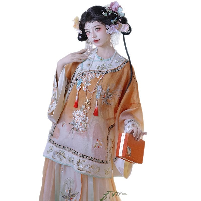 Ženski hanfu set s teškom izvezom i gradijentnim otiskom, poboljšani kineski stil, drevni dizajn, top s dijagonalnim ovratnikom i plisirana suknja