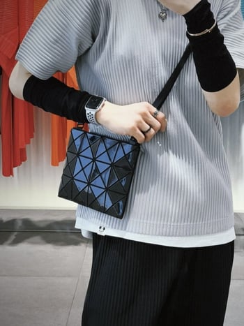 Lucent női válltáska diamantszerkezetű patchwork mintával, négy rekesz – geometrikus, mindennapi sminktáska