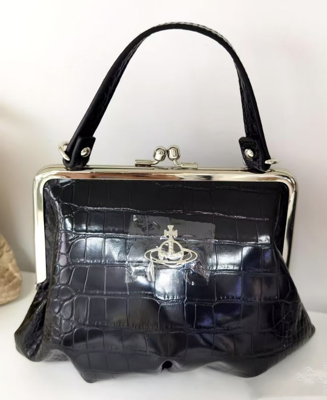 Torba Dumpling Empress Dowager Saturn, proljeće-ljeto 2026, moderna visoko-kvalitetna retro torba s kopčom i lancem, mala crossbody