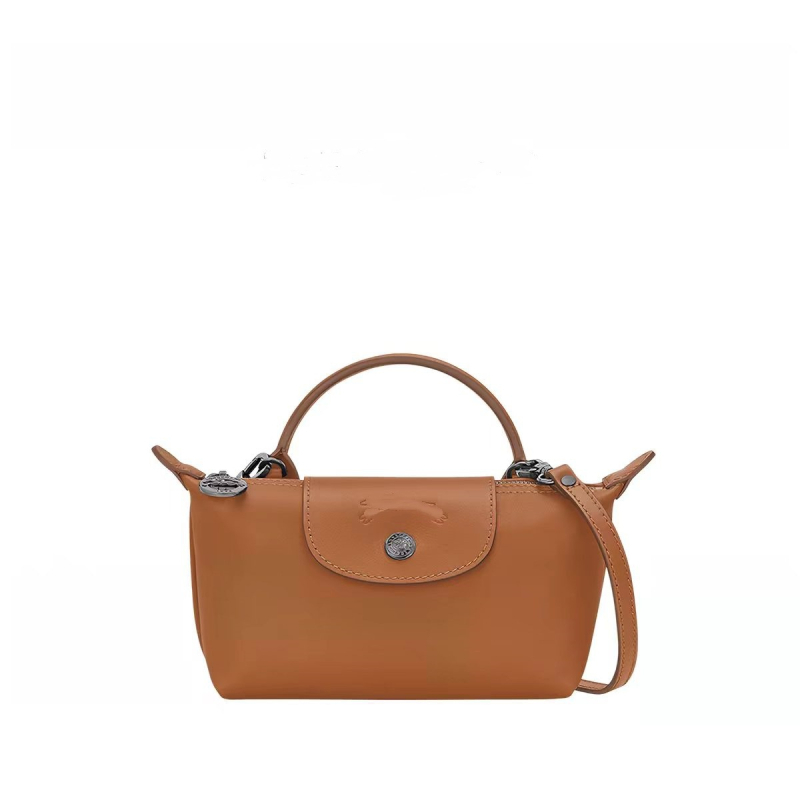 Bőr mini dumpling táska kapcsos fedéllel, belső cipzáros zsebbel, váll- és crossbody pánttal, telefon- és sminktáska, női táska