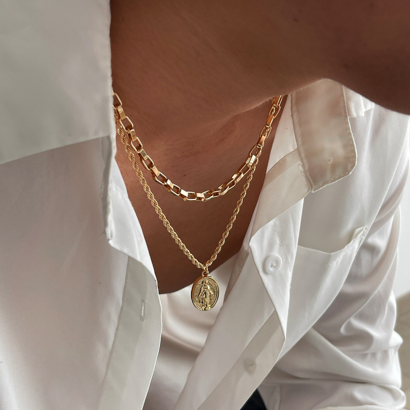Muška ogrlica s višeslojnim privjeskom od legure, minimalistična i elegantna, premium izgled