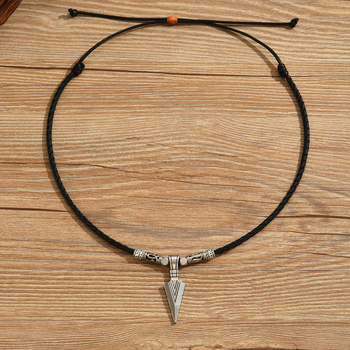 Unisex ogrlica od legure, privjesak strijele, prilagodljiva duljina 41-50 cm, geometrijski dizajn, ručna izrada