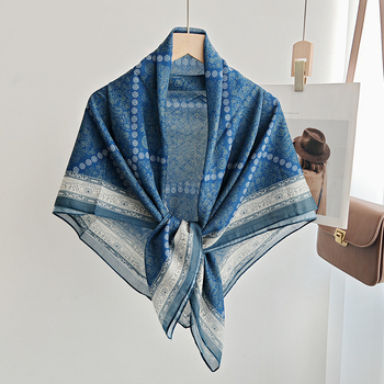 Veliki kvadratni šal 110 x 110 cm s kariranim uzorkom, svestran i elegantan stil, poliester – imitacija svile i pamuka, lagani ženski šal za putovanja