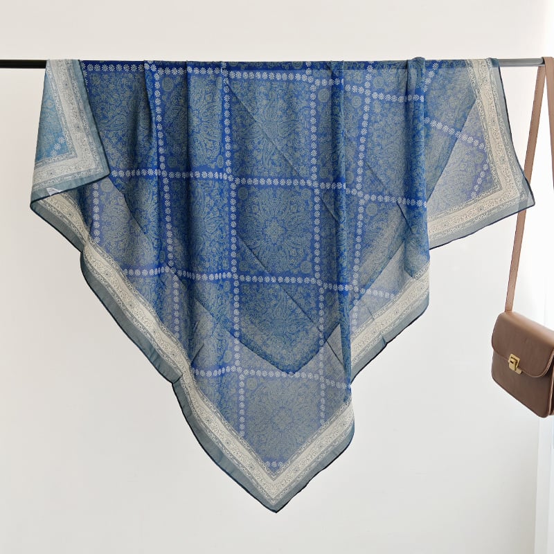 Veliki kvadratni šal 110 x 110 cm s kariranim uzorkom, svestran i elegantan stil, poliester – imitacija svile i pamuka, lagani ženski šal za putovanja