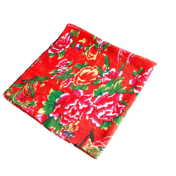 Női háromszög chiffon kendő, 68×68 cm, poliészter, pasztell virág mintával