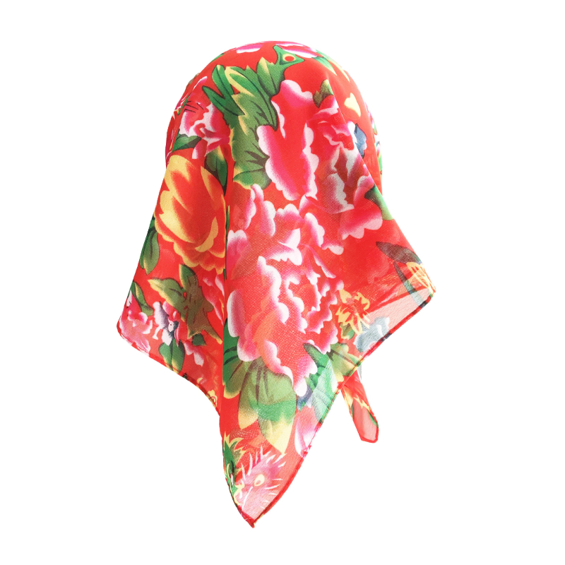 Női háromszög chiffon kendő, 68×68 cm, poliészter, pasztell virág mintával