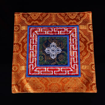 Tibetanskog stila premijena podloga za ritualne instrumente sa križnim Vajra pestlom, podlogom za čašu vode, podlogom za miša, Vajra zvon podlogom; debeli platna, tri boje