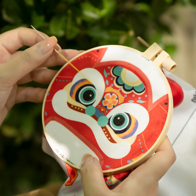 Σετ DIY κέντημα παραδοσιακής υφασμάτινης κούκλας — Guochao-inspired σχέδιο, χειροποίητο δώρο και διακόσμηση σαλονιού.