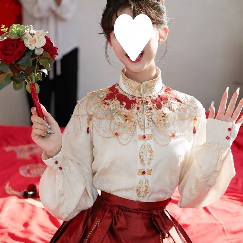 Ženski Hanfu u novom kineskom stilu za proslavu nazdravljanja i zaruke, izšiveni top s oblacnim ramenima, crvena tradicionalna suknja s detaljima izšivanja