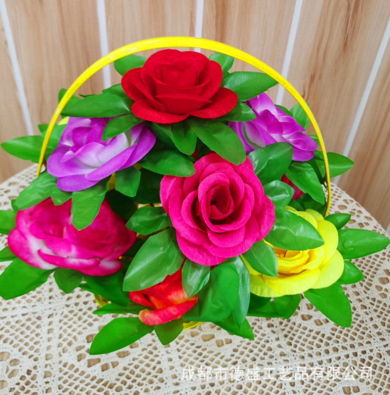 Set cu buchet de trandafiri artificiali din satin și coș pentru aranjamente memoriale ale strămoșilor