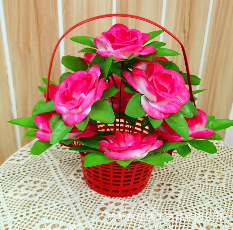 Set cu buchet de trandafiri artificiali din satin și coș pentru aranjamente memoriale ale strămoșilor