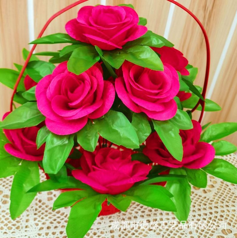 Set cu buchet de trandafiri artificiali din satin și coș pentru aranjamente memoriale ale strămoșilor