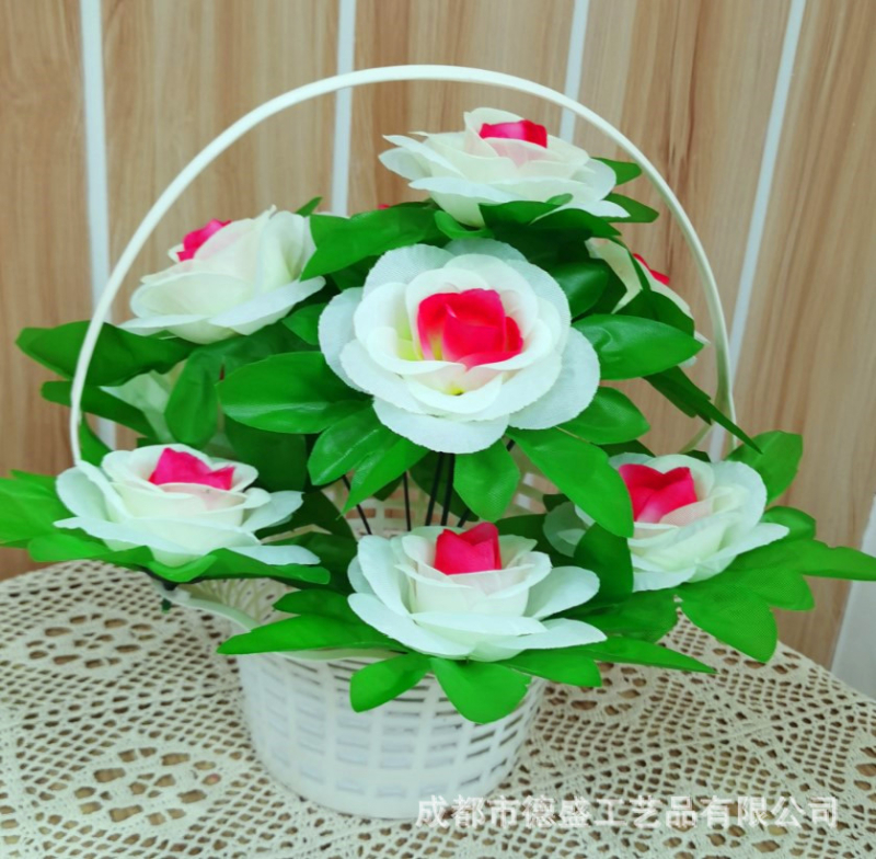 Set cu buchet de trandafiri artificiali din satin și coș pentru aranjamente memoriale ale strămoșilor