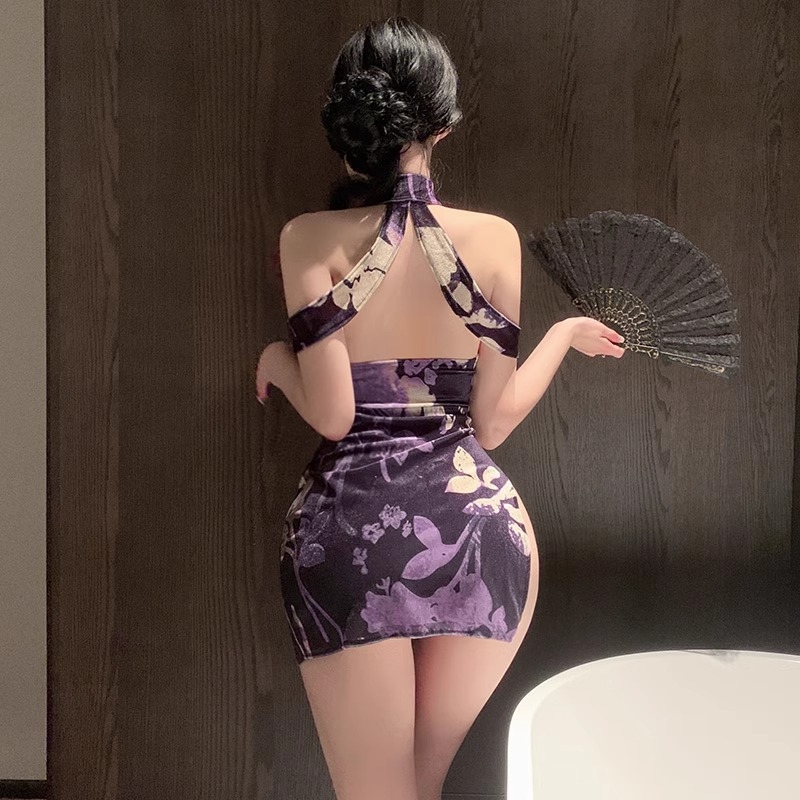 Lila velúr cheongsam virágos mintával és gyöngyös lánccal, hát rész nyitott, két részes készlet, elegáns kínai stílus