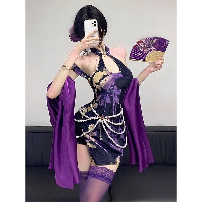 Lila velúr cheongsam virágos mintával és gyöngyös lánccal, hát rész nyitott, két részes készlet, elegáns kínai stílus
